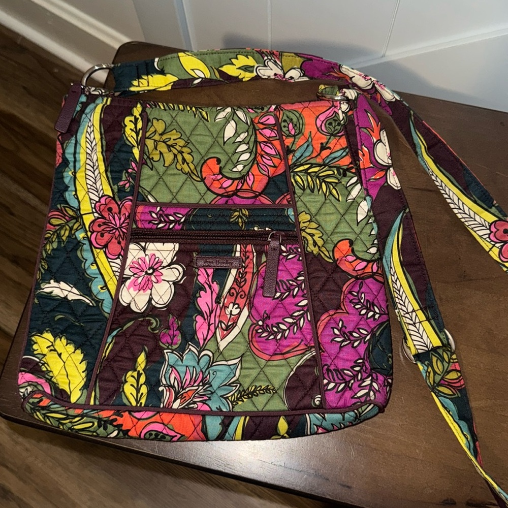 Vera Bradley flower design crossbody purse